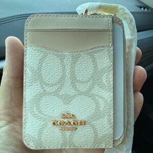 Coach Zip Card Case In Sketch Signature Canvas
Authentic
